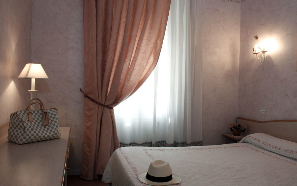 Paris Rome Hotel Menton Exterior foto